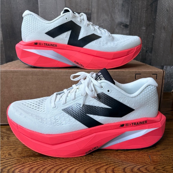 New Balance FuelCell SuperComp Trainer v3 Running Mens 11.5 White Red MRCXY4 - Picture 2 of 6